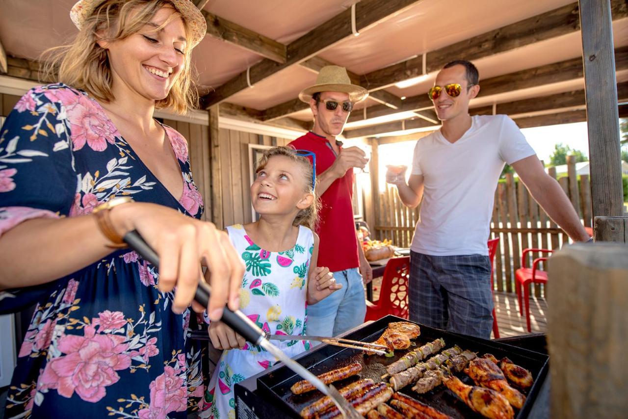 Camping L'Ocean Brem-Sur-Mer Bagian luar foto
