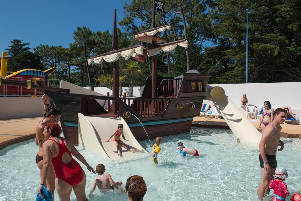 Camping L'Ocean Brem-Sur-Mer Bagian luar foto