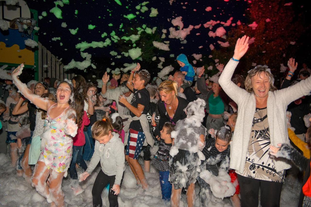 Camping L'Ocean Brem-Sur-Mer Bagian luar foto